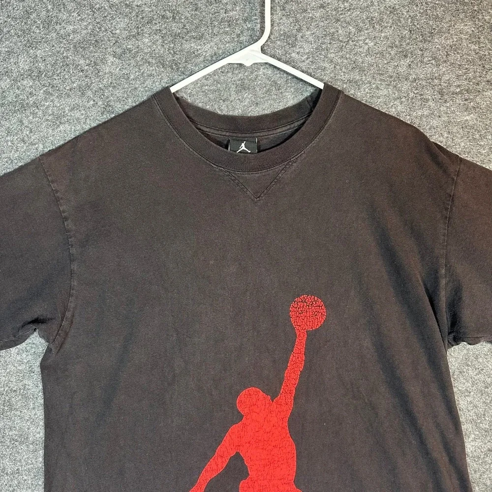 Air Jordan Jumpman Graphic T Shirt Men's‎ Size Medium Charcoal Red